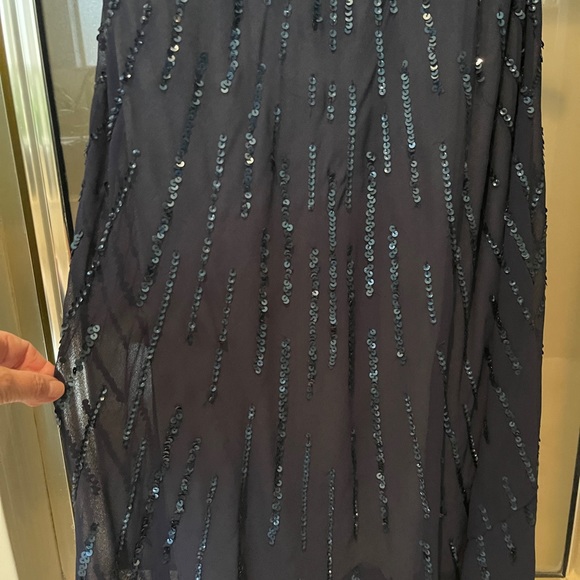 Navy sleeveless gown w sequins. Size 10 - Picture 5 of 9